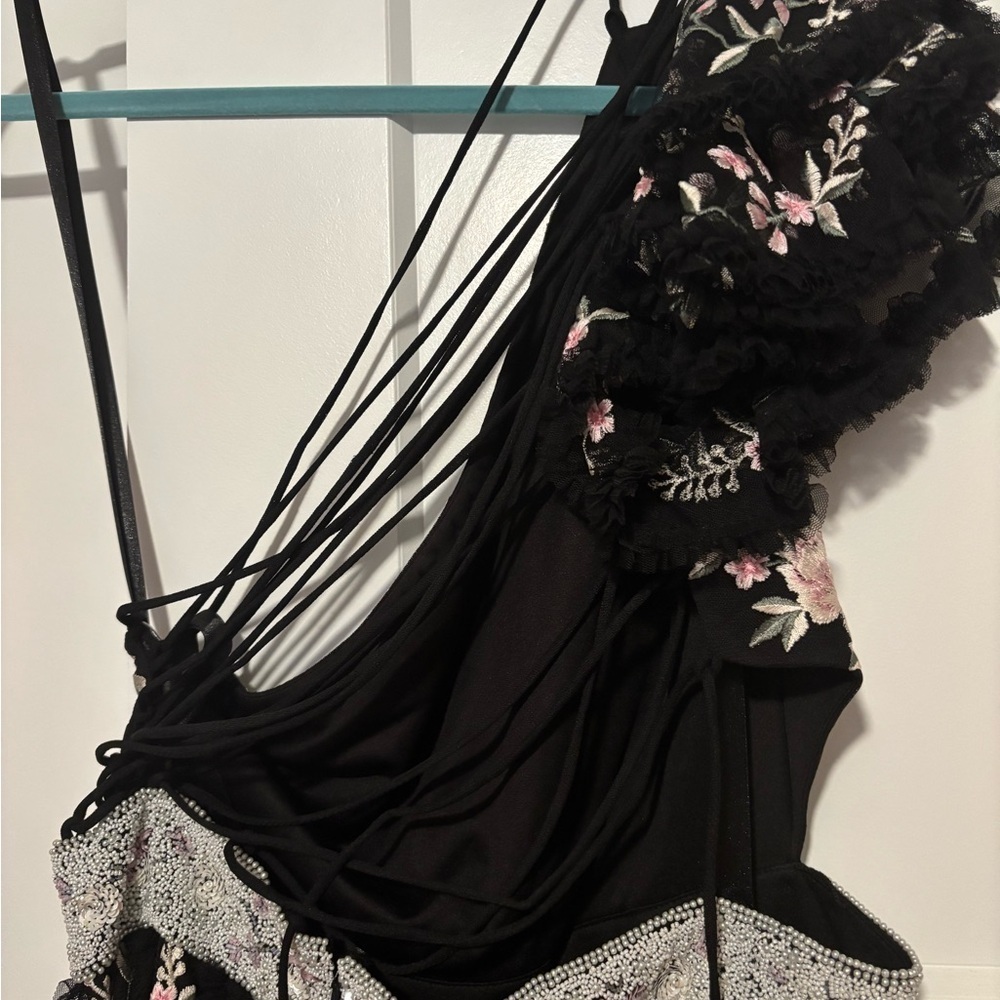 Mac Duggal 70160 Embroidered One Shoulder Gown Size 8 NWT Floral Formal Dress - Picture 11 of 11